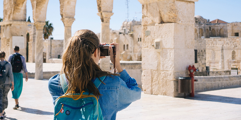 Experience the Excitement of Firecrackers: Chinese Tourists Welcomed in These Countries